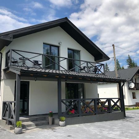 Affittacamere U Anastasii I Sofii Bilya Richki Mykulychyn Esterno foto