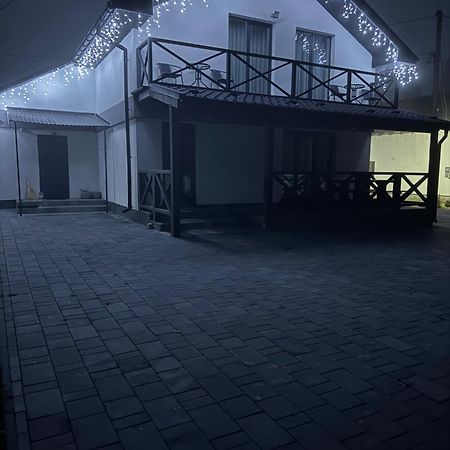 Affittacamere U Anastasii I Sofii Bilya Richki Mykulychyn Esterno foto