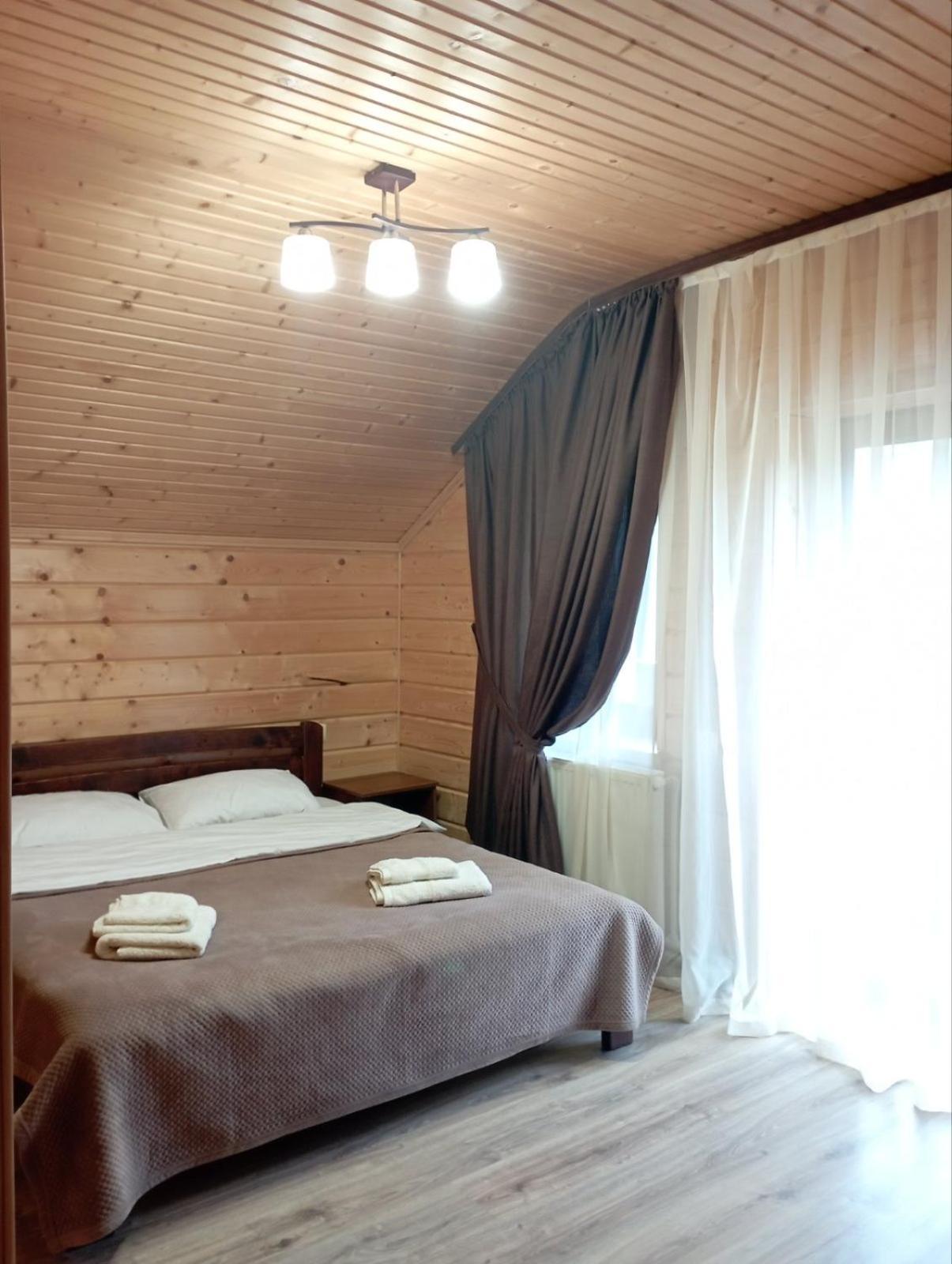 Affittacamere U Anastasii I Sofii Bilya Richki Mykulychyn Esterno foto