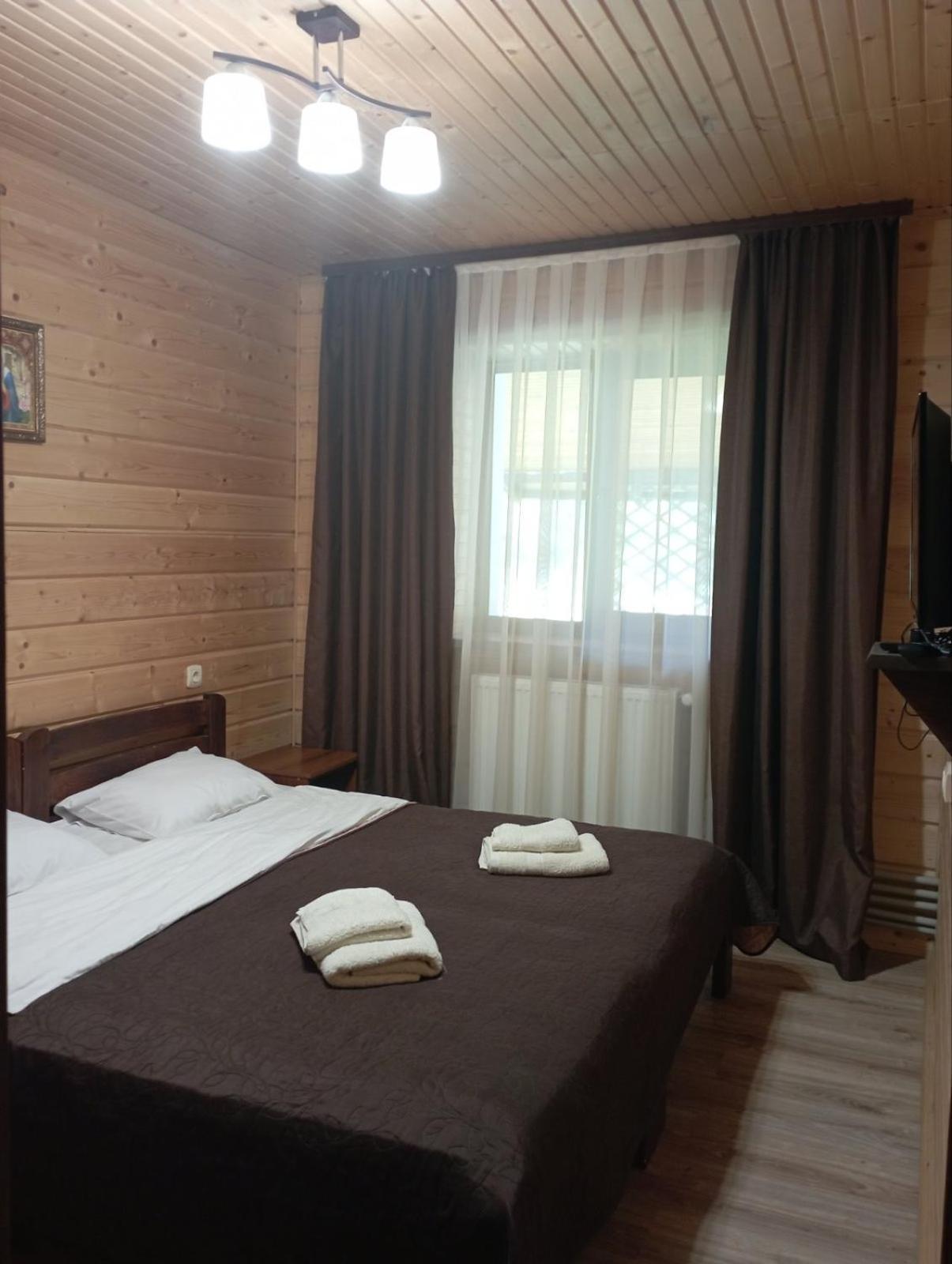 Affittacamere U Anastasii I Sofii Bilya Richki Mykulychyn Esterno foto