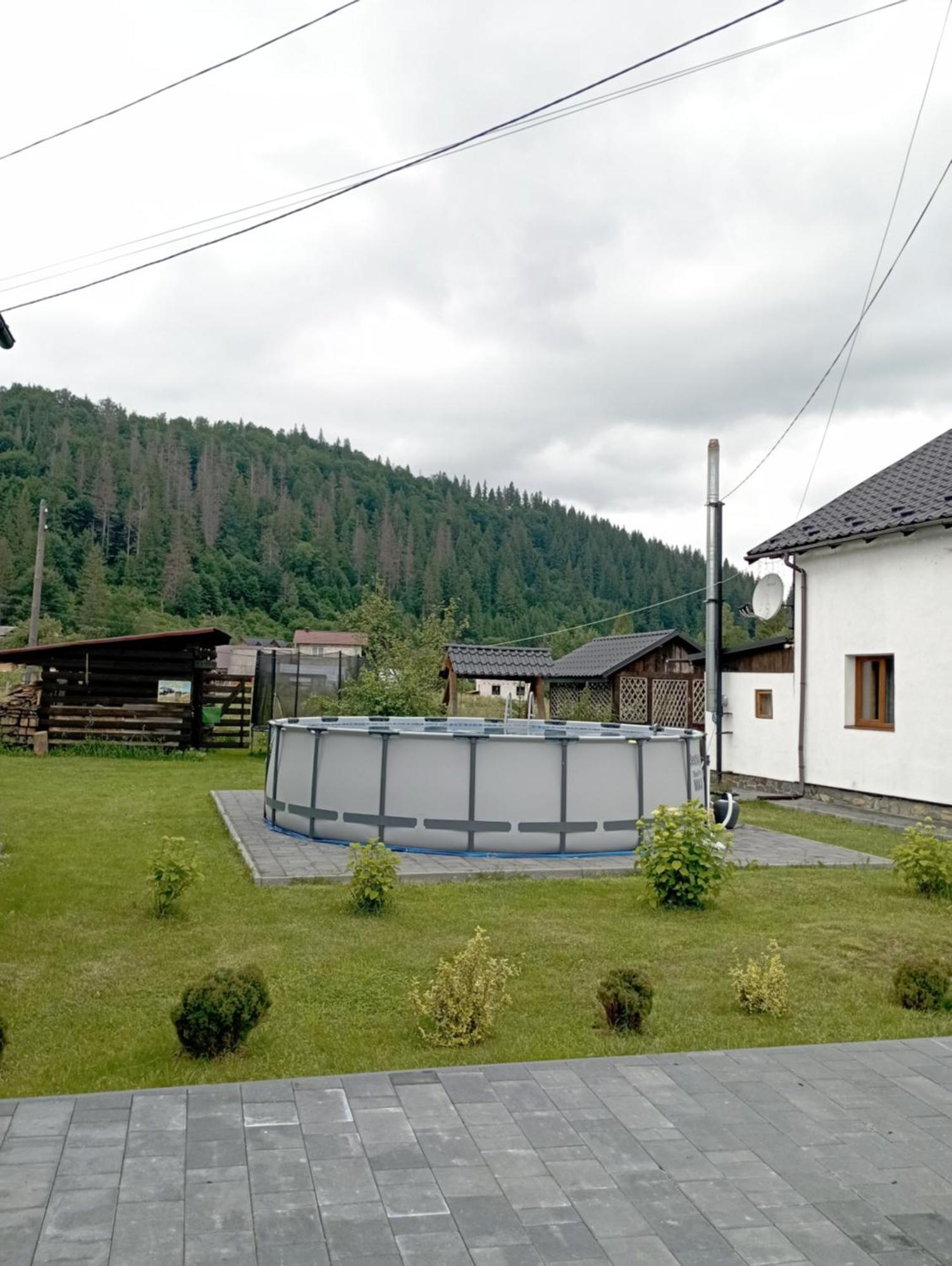 Affittacamere U Anastasii I Sofii Bilya Richki Mykulychyn Esterno foto