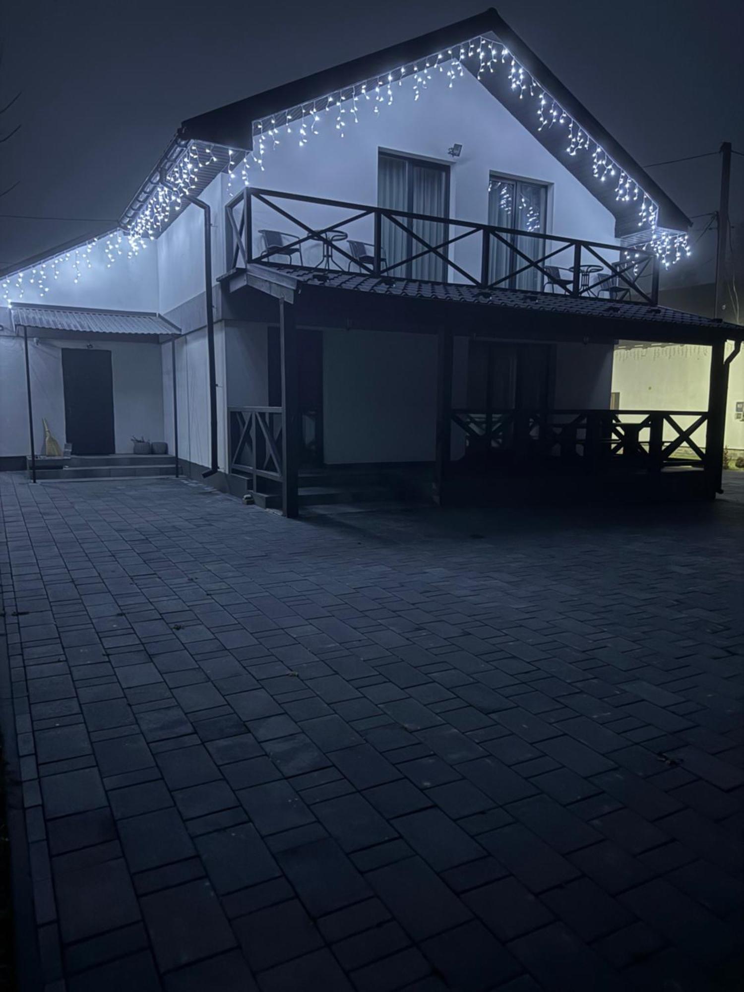 Affittacamere U Anastasii I Sofii Bilya Richki Mykulychyn Esterno foto